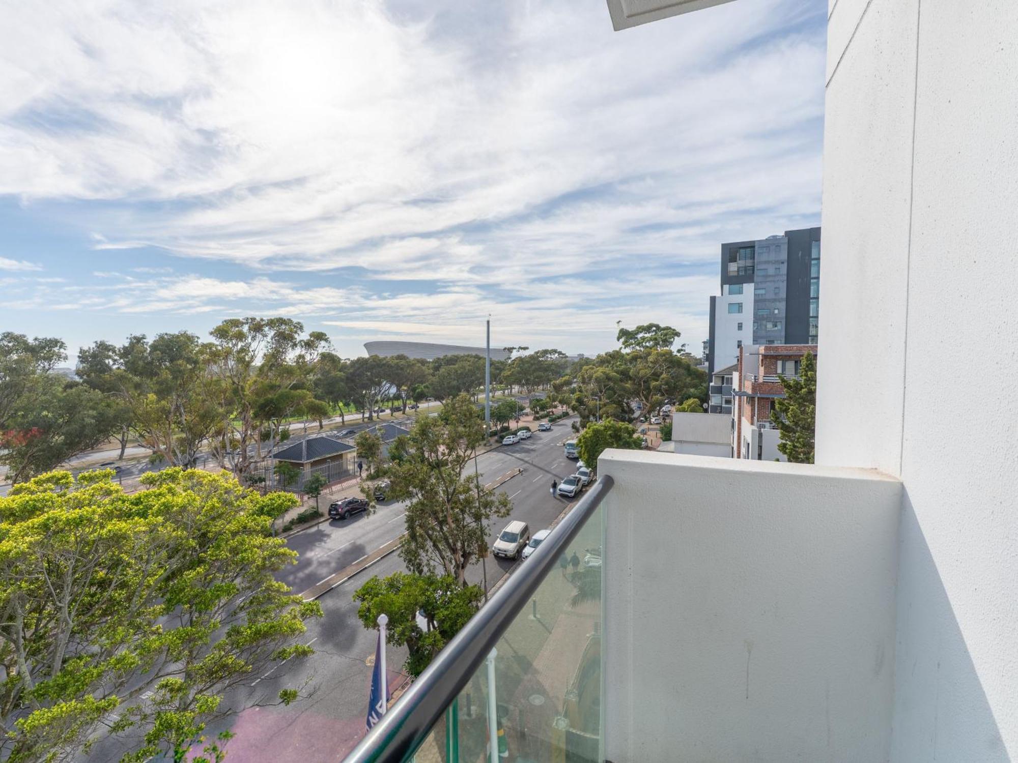 Anew Hotel Green Point Cape Town Exterior photo